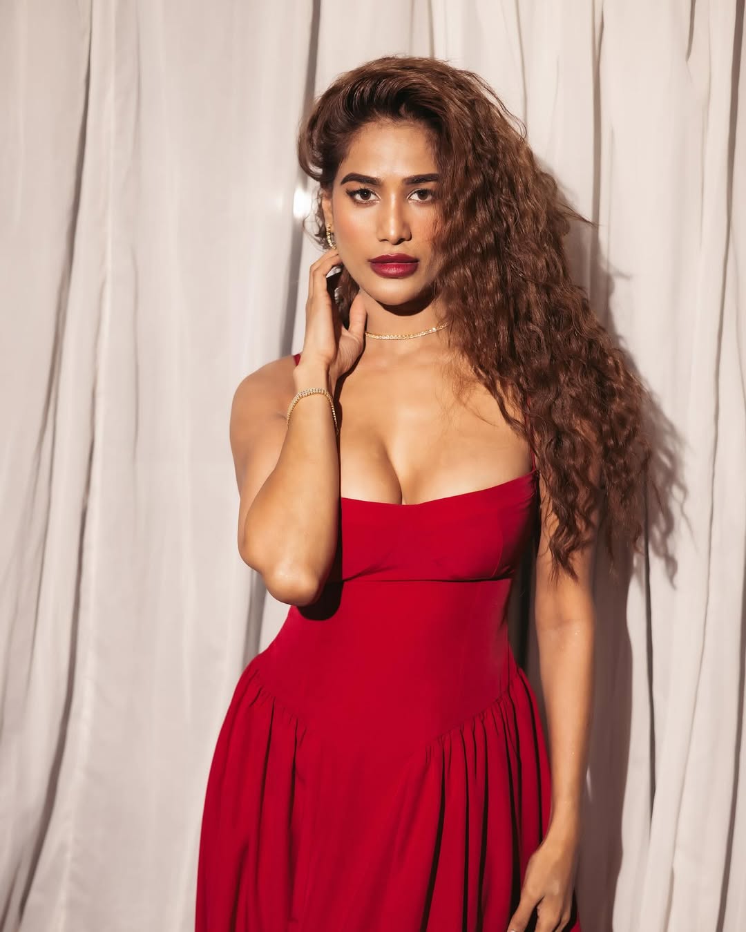 लव-कुश रामलीला में मंदोदरी का रोल करेंगी पूनम पांडेय